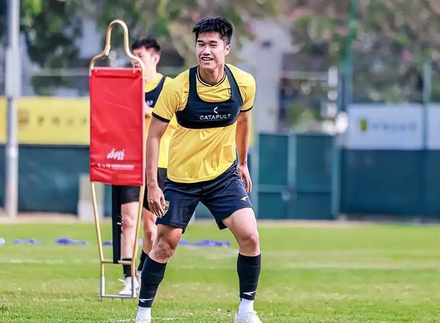 龙最近, 广州豹换帅, 很多广州球 龙最近, 广州豹换帅, 很多广州球