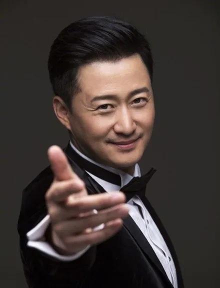 大使, 汤世明, 乾一角而被 大使, 汤世明, 乾一角而被