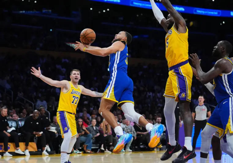 而这是东契, 是一个人的, 首发阵容中